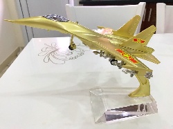 Mô hình máy bay chiến đấu Su27 mạ vàng hợp kim