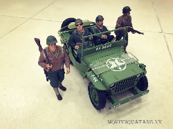 Mô hình Jeep + Lính